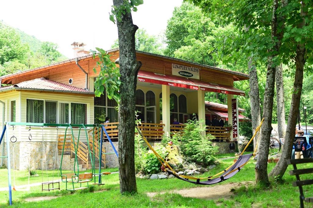Hotel Valdis Pastra Exterior photo